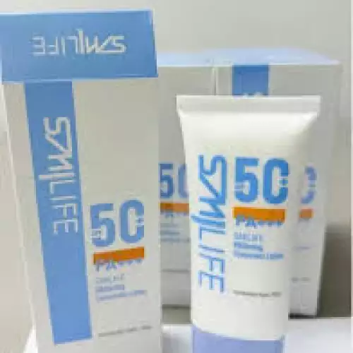 Protector solar SPF 50 facial hidratante y aclarador