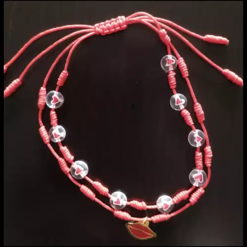 Pulsera ajustable corazones rojo con pedrería