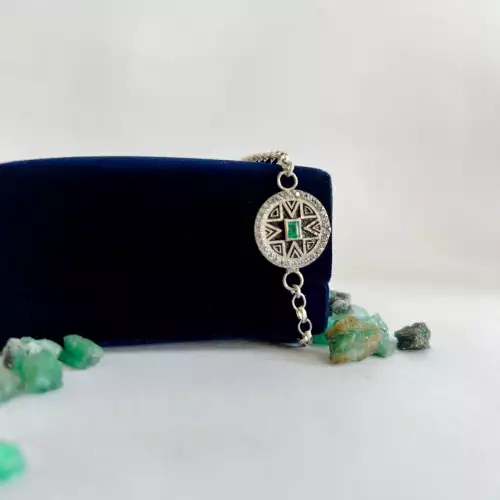 Pulsera con esmeralda rectangular en plata ley 925