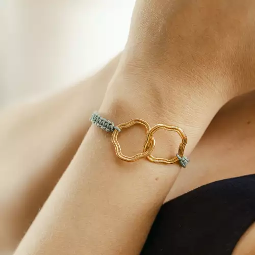 Pulsera Conexión macramé bronce baño oro
