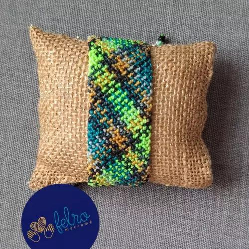 Pulsera de macramé ancha de 6 colores /Pulsera Bosque Luciérnaga ( “Huesito” o “Escocesa”)