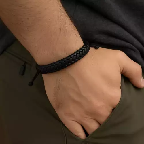 Pulsera para hombre en cuero negro trenzado ajustable