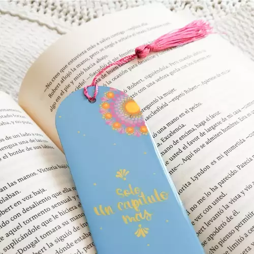 Separador de libro artesanal con mandala grande pintado