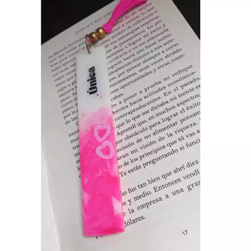 SEPARADOR DE LIBROS EN RESINA