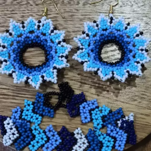 Set aretes y brazalete azul tejido a mano artesanal