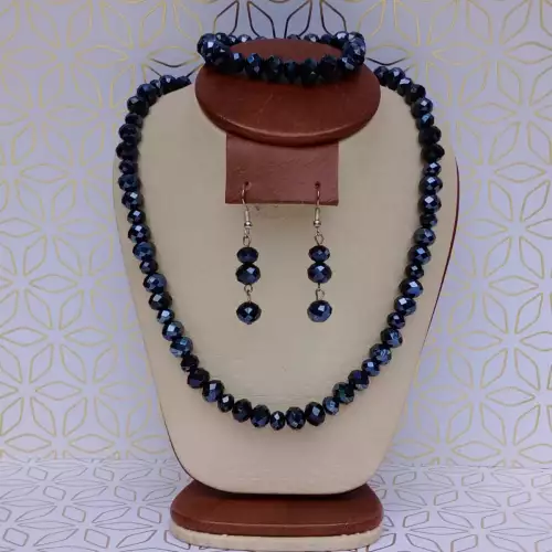 Set de collar, aretes y pulsera en murano negro