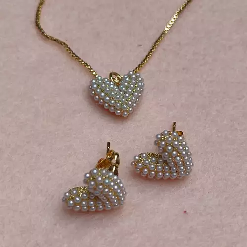 Set de Collar y Aretes Corazón Multiperlas en Rodio