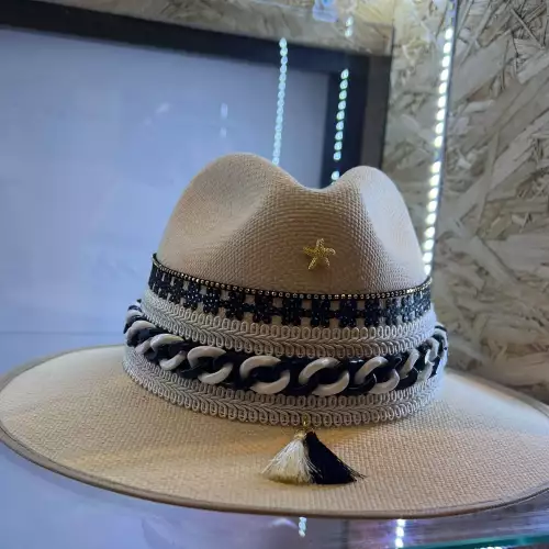 SOMBRERO DECORADO ESTRELLA Y CADENA