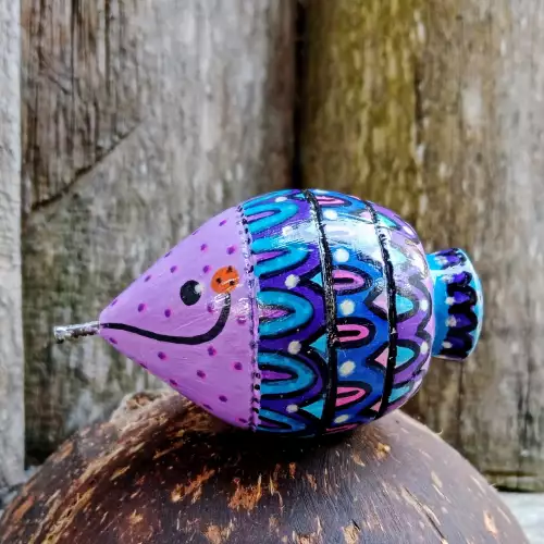 Trompo Pececito Lila madera con cuerda y resina artesanal