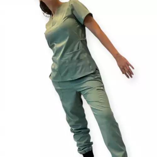Uniforme mujer antifluido premium corte moderno