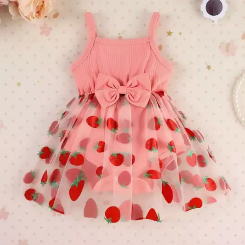 Vestido para bebé rosado con estampado de fresas