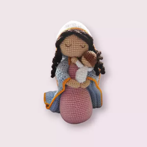 Virgen con Niño tejida a mano en hilo acrílico 20 cm