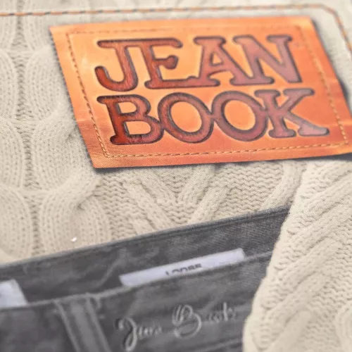 Cuad DO Fran Jean Book Rev Ry 100H Black Jean with White Sweater