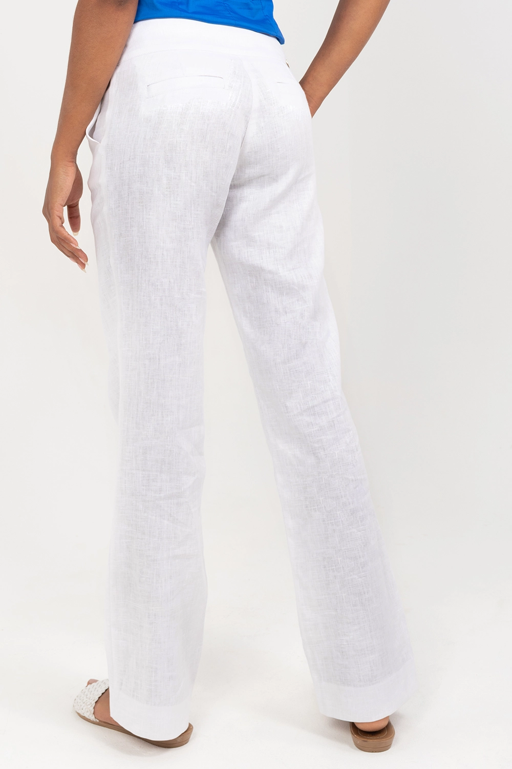 Pantalón básico slim en lino tiro medio. Blanco talla 12